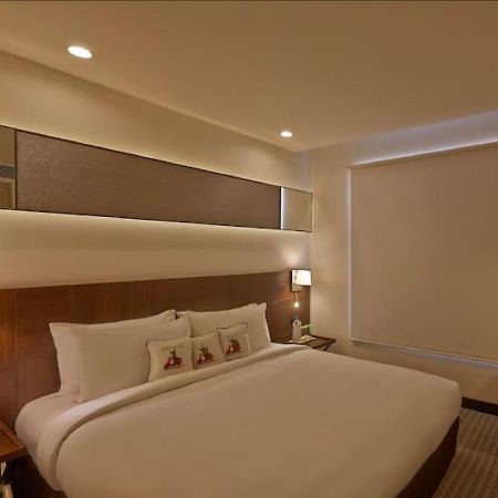 K10 Hotel Vadodara Bagian luar foto