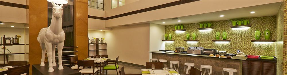 K10 Hotel Vadodara Bagian luar foto