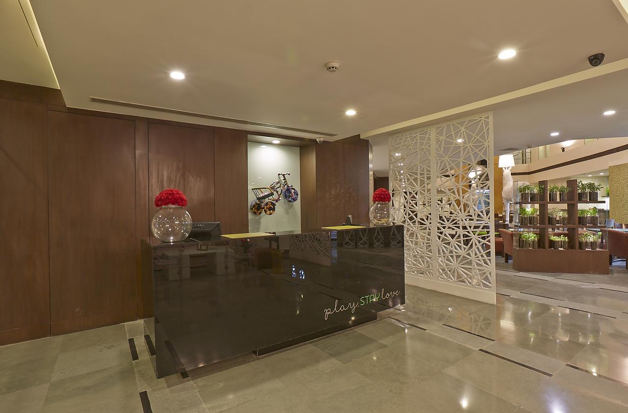 K10 Hotel Vadodara Bagian luar foto