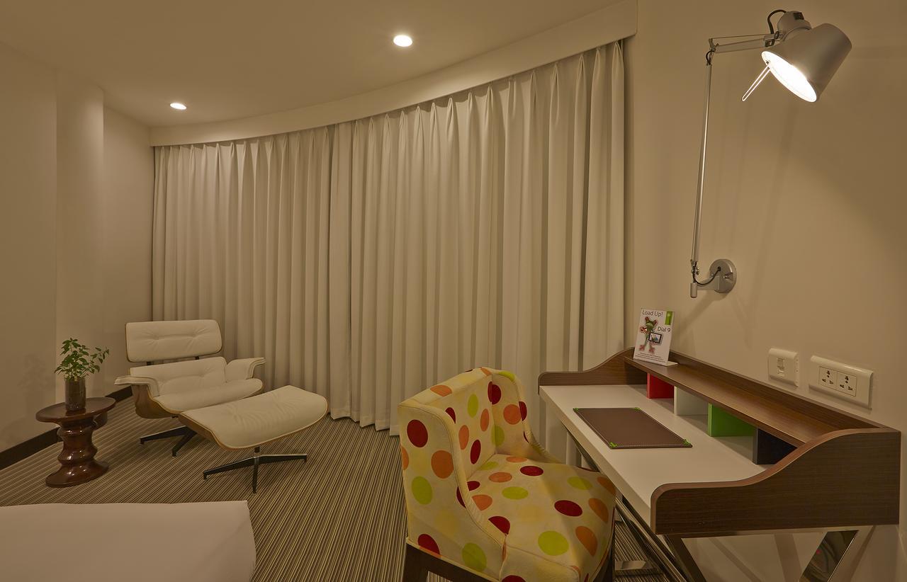 K10 Hotel Vadodara Bagian luar foto