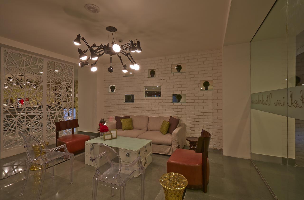 K10 Hotel Vadodara Bagian luar foto